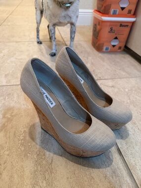 Steve Madden Neutral Linen Cork Wedge Pumps